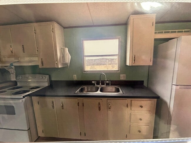 Building Photo - 3205 Richeytown Rd