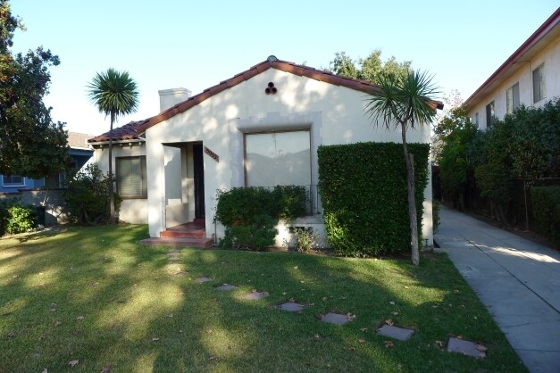 Foto principal - 5928-5932 Camellia Ave