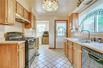 Building Photo - 726 Chartiers Ave