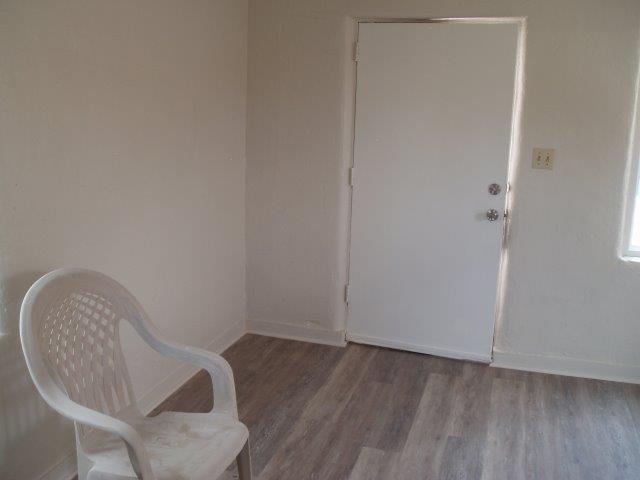 Building Photo - Remodeled Studio Apartment