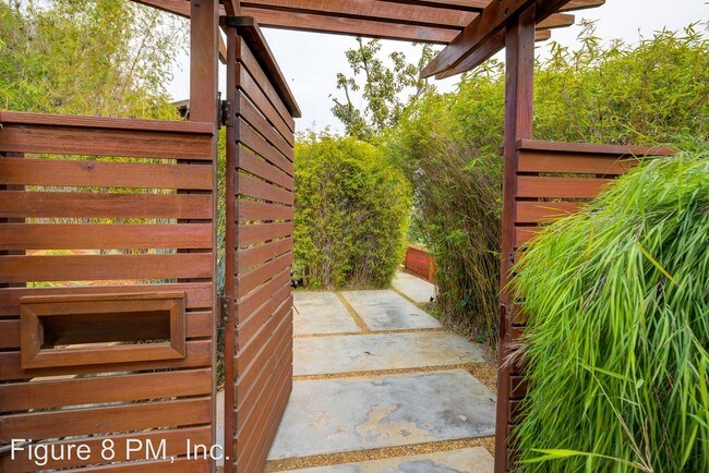 Foto del edificio - 3 br, 1 bath House - 1535 Curran St