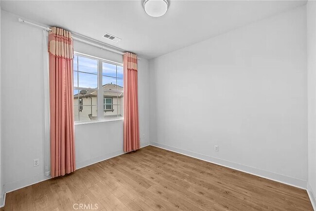 Foto del edificio - 5202 Arlington Dr