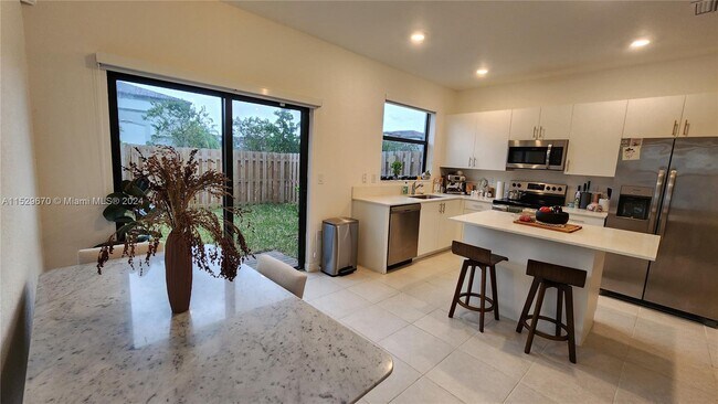 Foto del edificio - 541 NE 208th Terrace