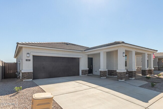 Building Photo - 15371 W Smoketree Dr