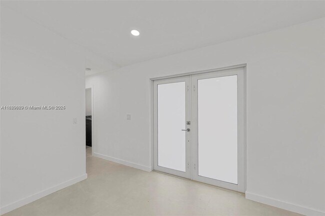 Foto del edificio - 6270 NW 199th St
