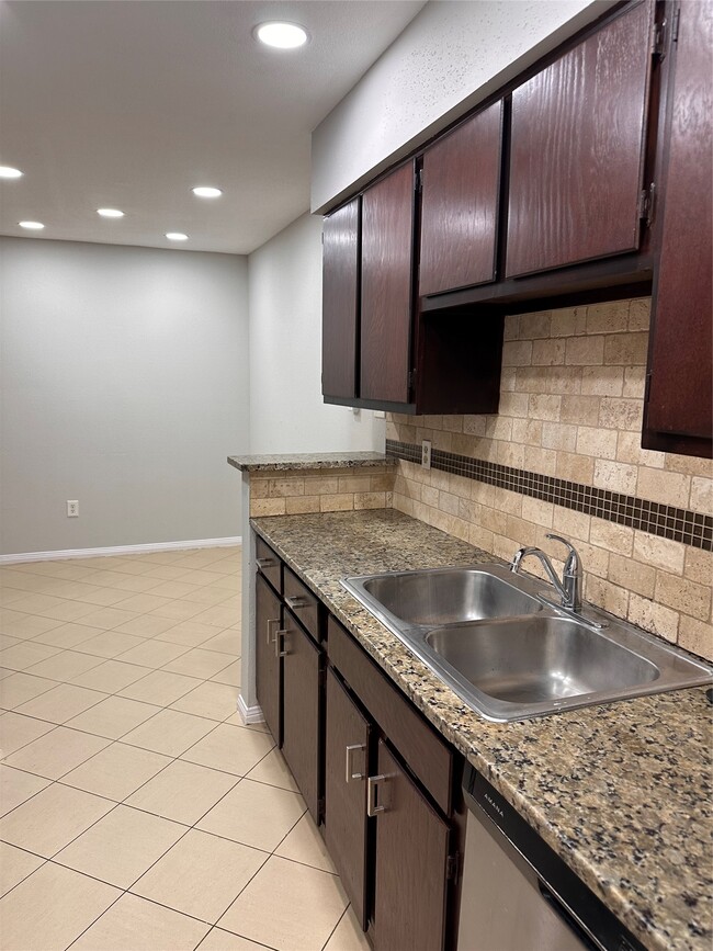 Foto del edificio - 8801 Hammerly Blvd