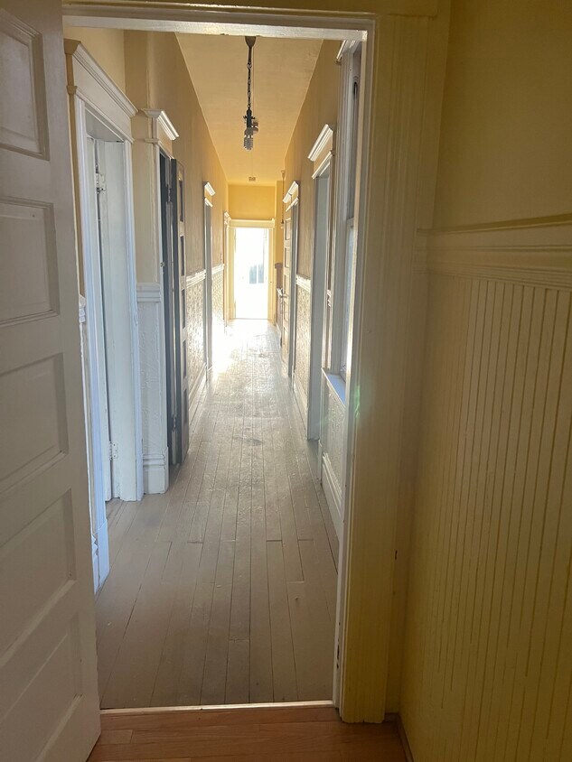 Very spacious Flat - 2433 Folsom St
