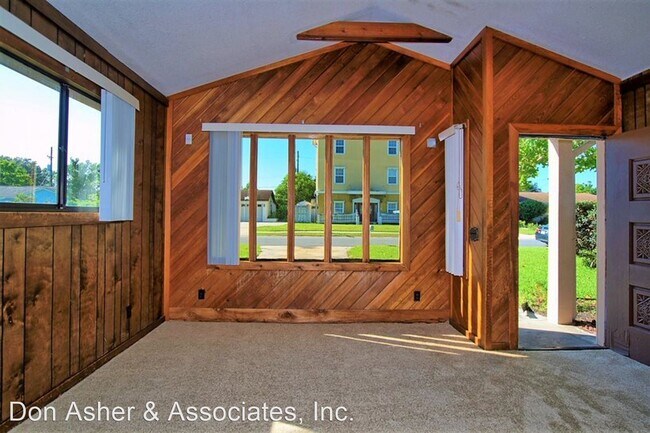 Building Photo - 4 br, 1.5 bath House - 4543 Royal Elm Dr.