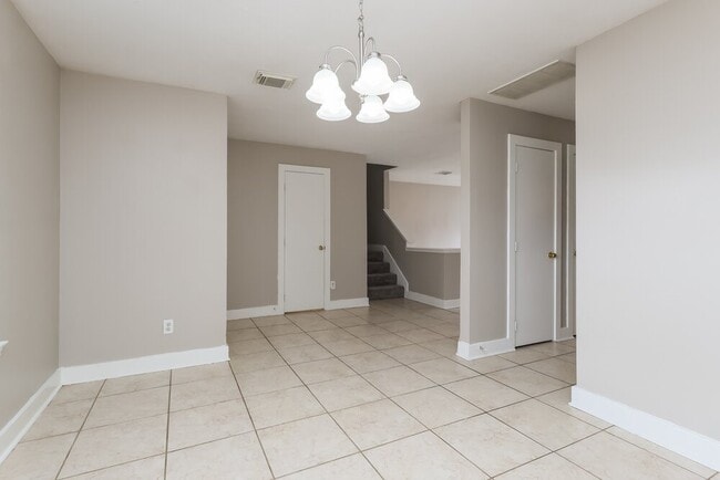 Foto del edificio - 10202 Farrell Dr