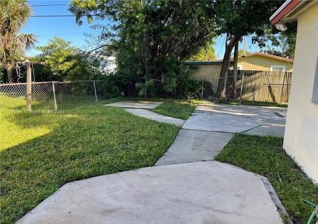 Foto del edificio - 3101 NW 5th St
