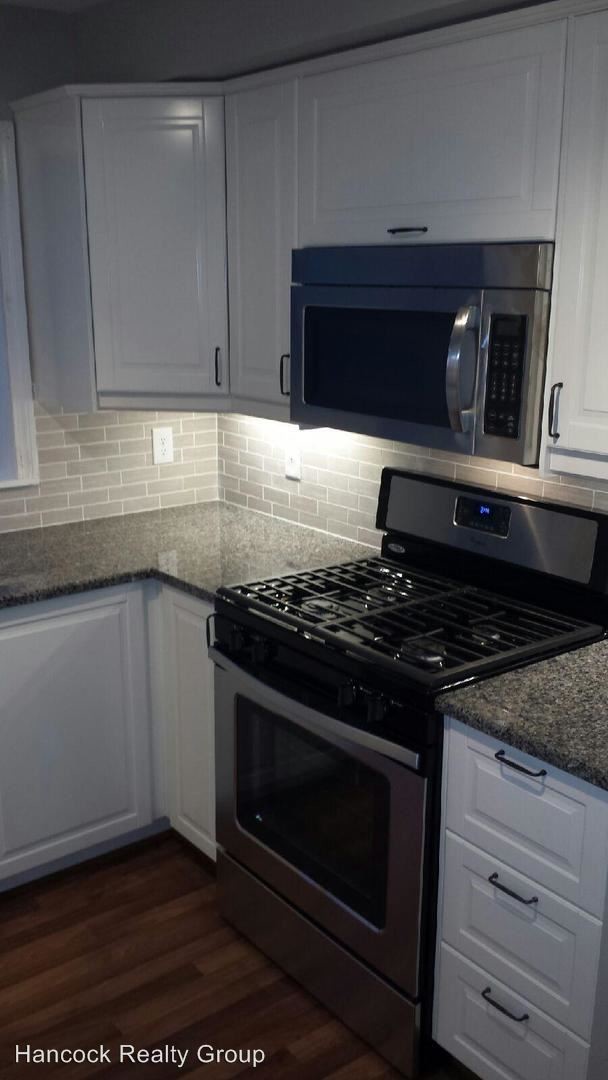 Foto del edificio - 79 Rosewood Dr