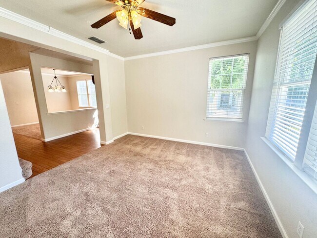 Foto del edificio - Beautiful 5 bed 3 bath Home in Wildhorse