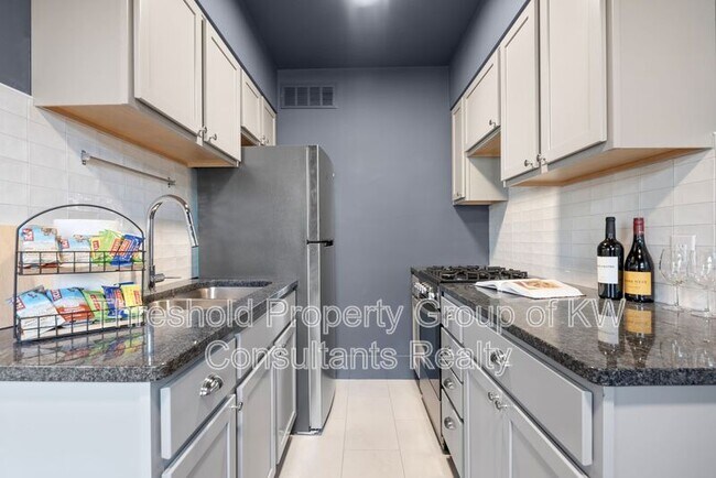 Foto del edificio - 451 E Town St