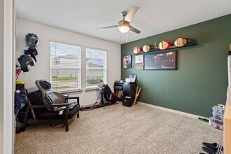 Building Photo - 302 Dusty Bridle Ln