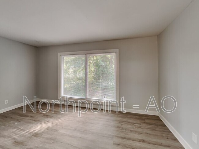Building Photo - 2869 Catalina Dr