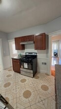 Building Photo - 52 Stonehurst St