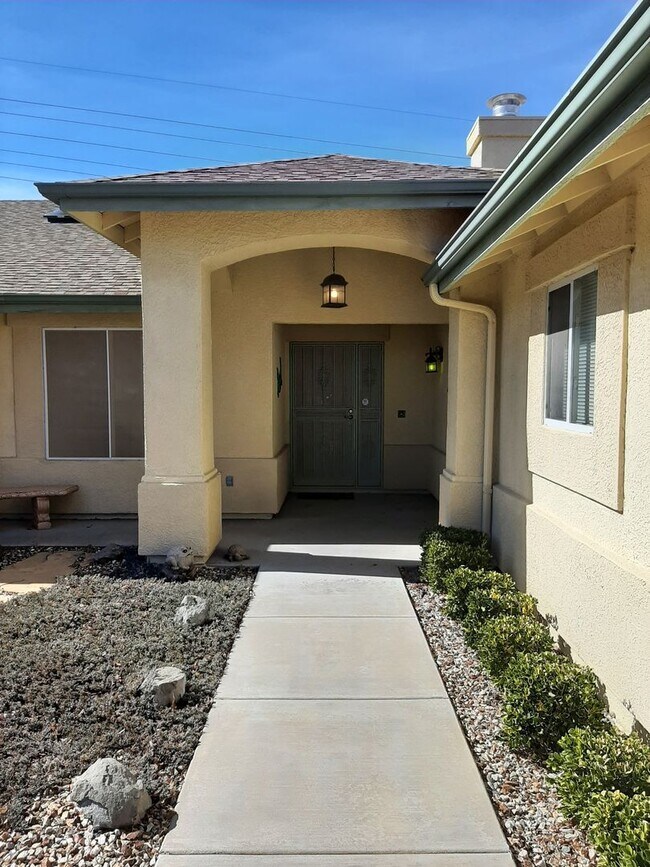Foto del edificio - Beautiful 3 Bedroom Home located in Prescott