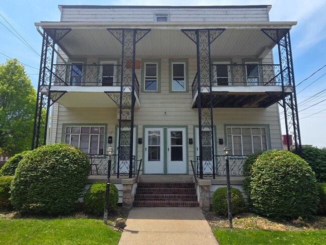 Building Photo - 152 8th St NW