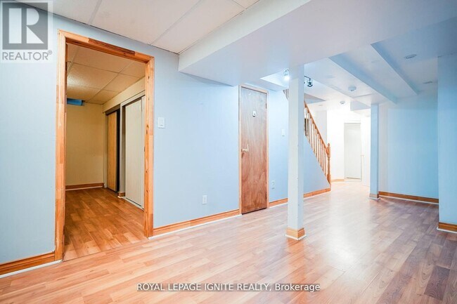 Building Photo - 265 Wright Crescent