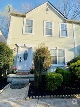 Building Photo - 6594 Meadow Green Cir