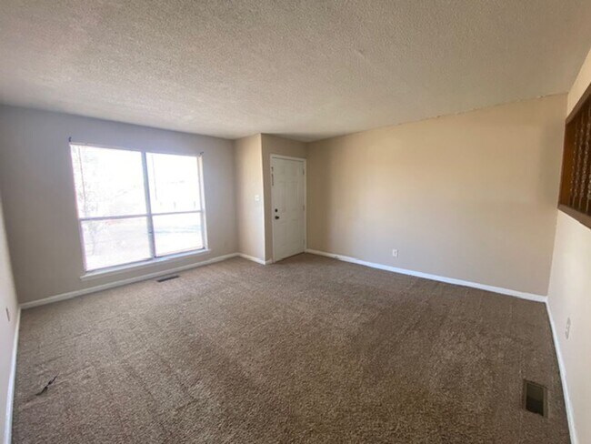 Building Photo - 2785 Vance Dr NW Apt # 2