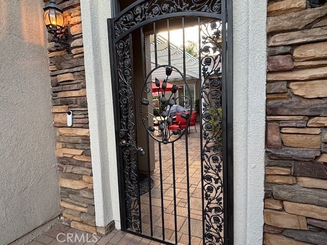 Building Photo - 483 Lyle Dr