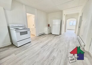 Building Photo - 94 Malletts Bay Ave