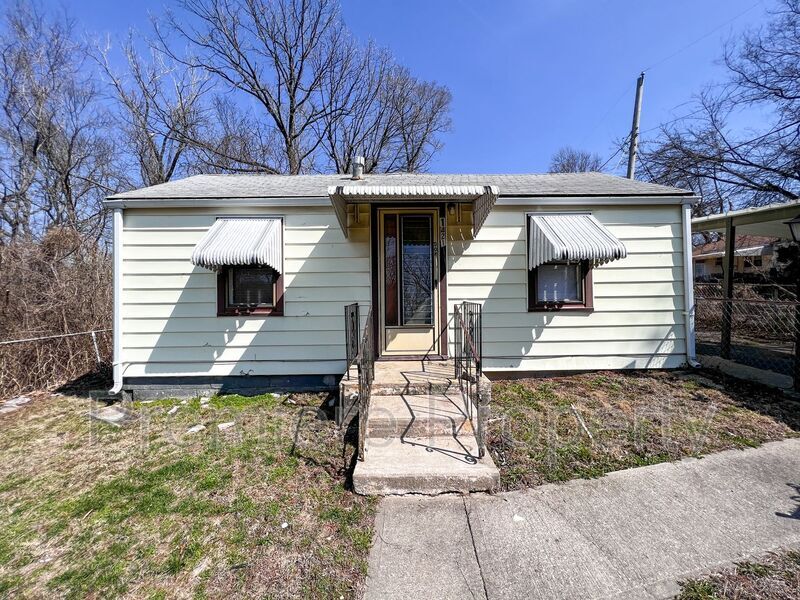 Primary Photo - 1421 S Brookside Ave