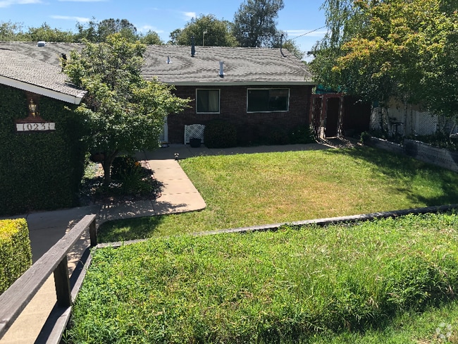 Building Photo - 10231 Buena Vista Dr