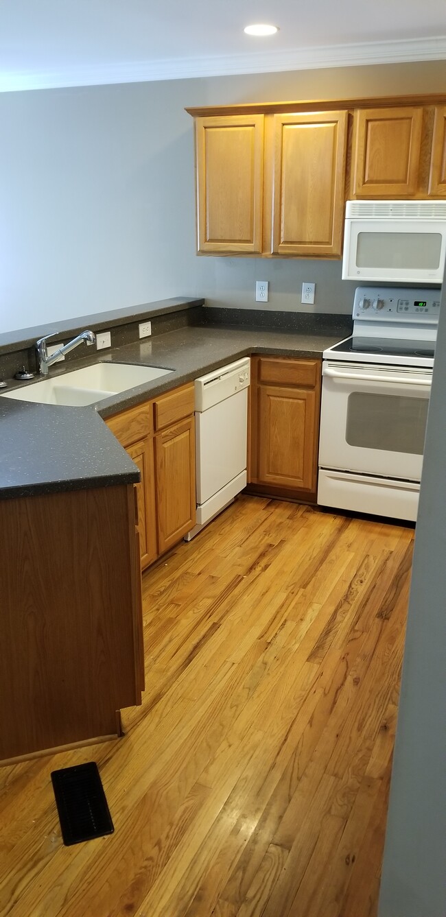 Kitchen - 7651 Keistlers Store Rd