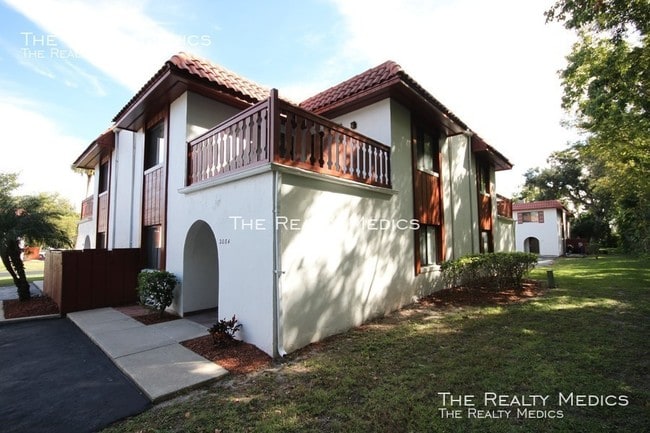 Building Photo - 2084 Oak Meadow Cir