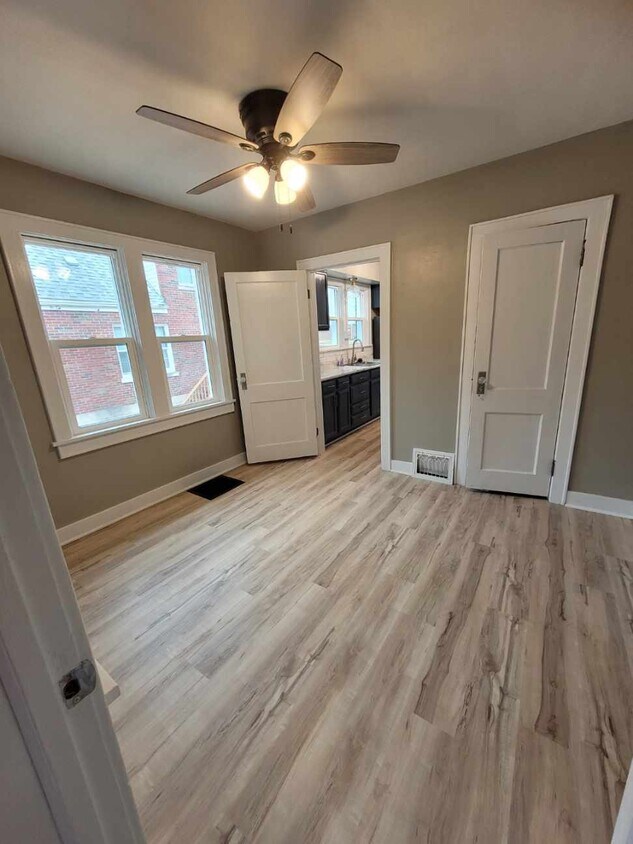 1107 Jefferson St Unit B, Jefferson City, MO 65101 Apartments in