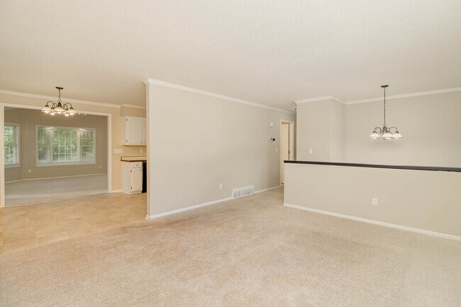 Building Photo - 306 13th St S