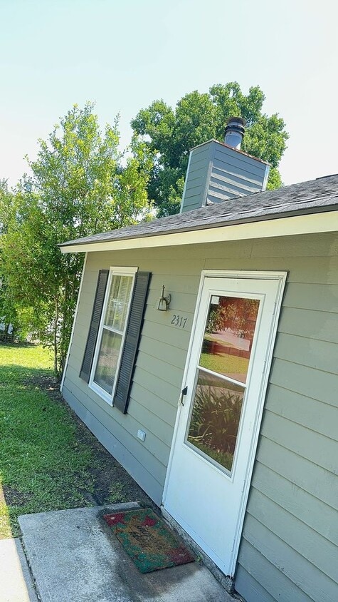 Primary Photo - Duplex
