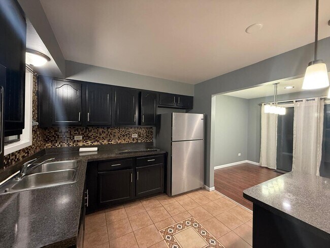 Foto del edificio - 5820 Wilshire Ct