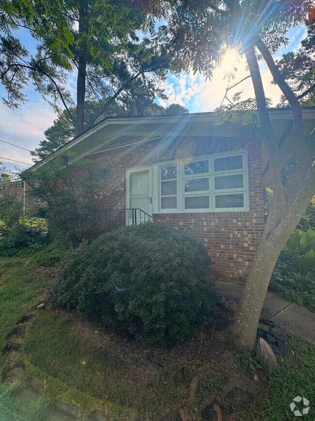 Building Photo - 721 Grove Ave