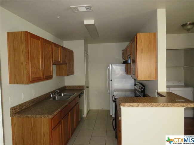Building Photo - 6509 Temora Loop