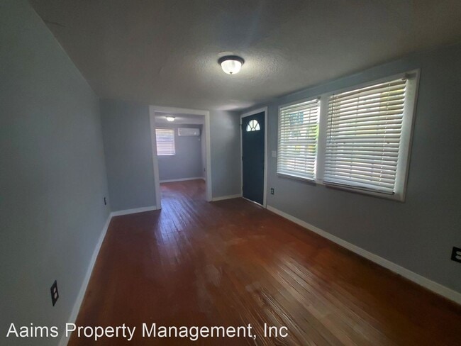 Building Photo - 3 br, 1 bath House - 108 Camelia Street