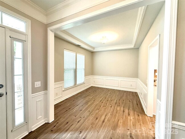 Building Photo - 2135 Ashley River Rd