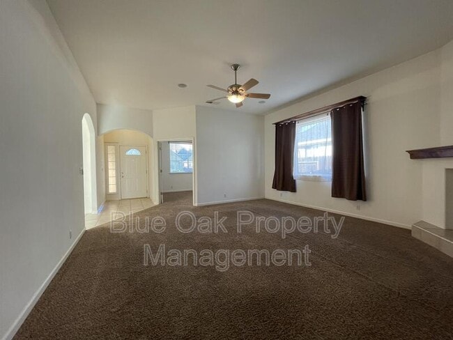 Foto del edificio - 1877 Devonshire Dr