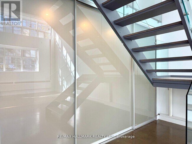 Photo du bâtiment - 1173 Dundas St E