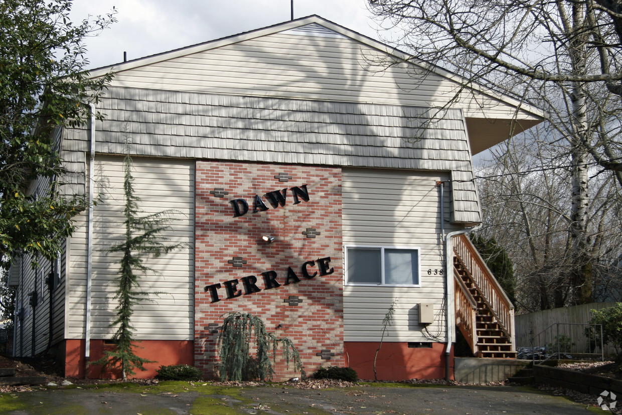Building Photo - Dawg Terrace