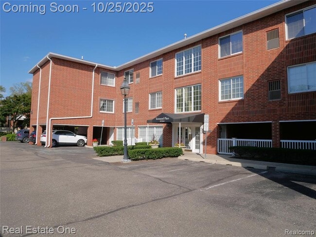 Building Photo - 444 Chester St