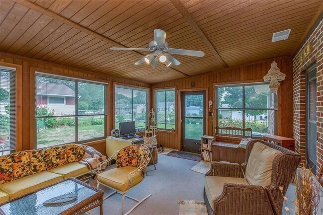 Building Photo - 1405 Northview Dr