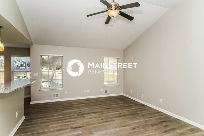 Foto del edificio - 3 Bedroom Pet-Friendly Home in LOUISVILLE, KY with Main Street Renewal