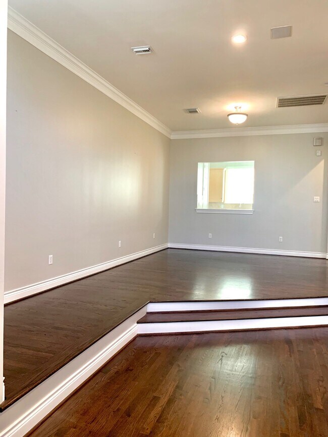 Foto del edificio - 4303 Childress St