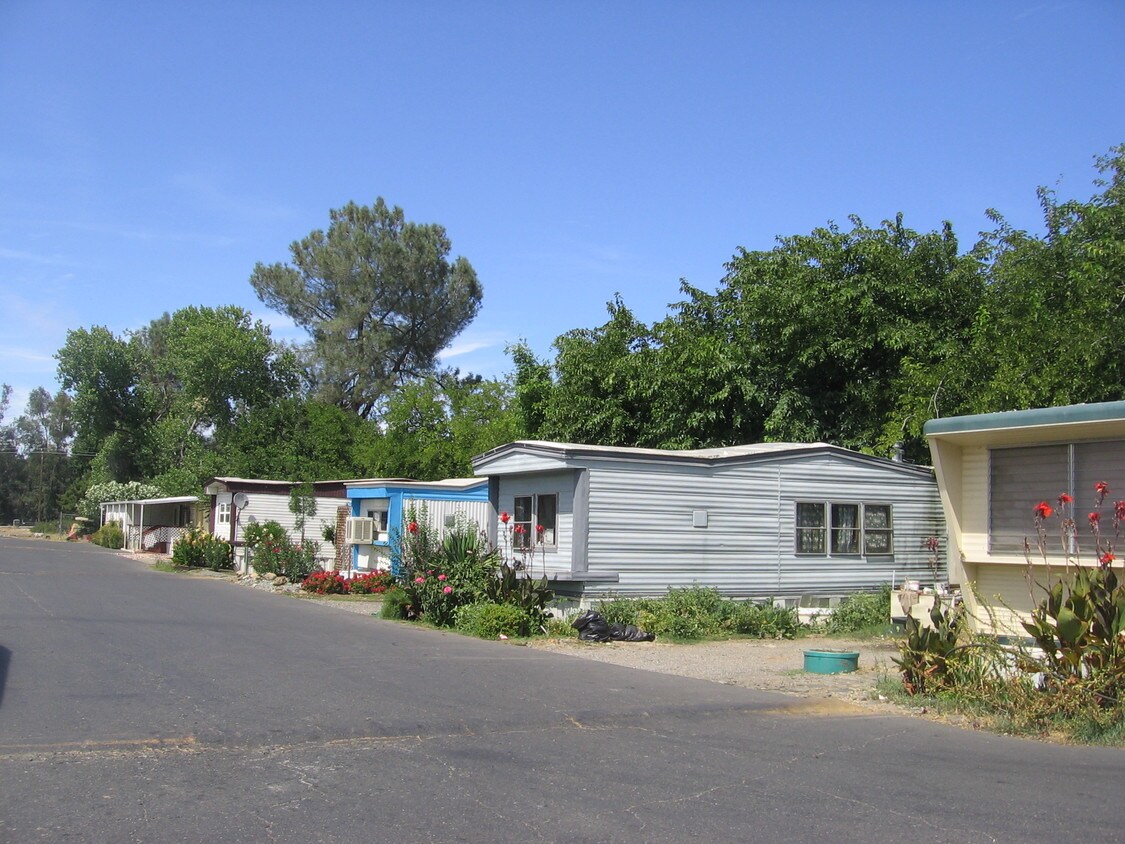 Foto principal - Golden Feather Mobile Home Park