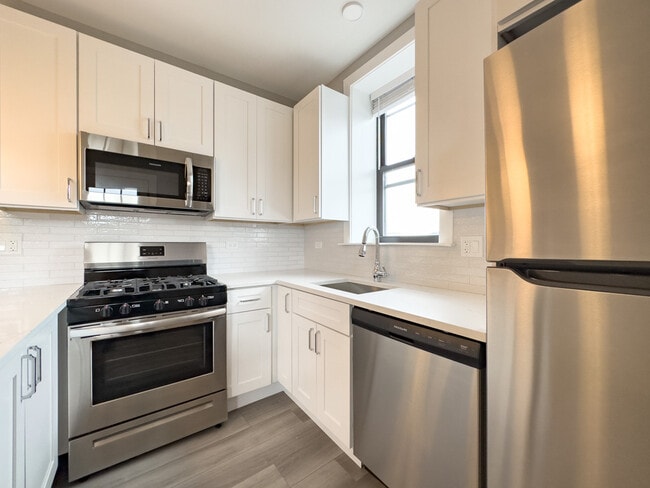 Building Photo - 3951 N Janssen Ave