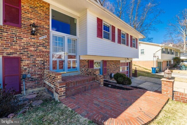 Building Photo - 1704 Pebble Beach Dr