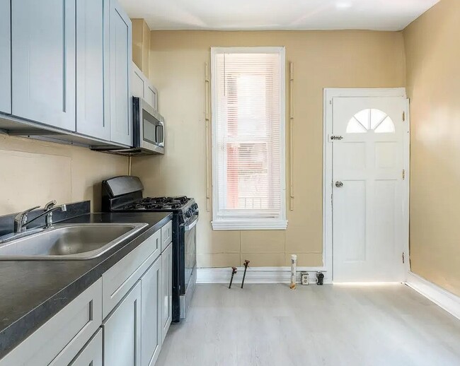 Building Photo - 1919 N Patton St